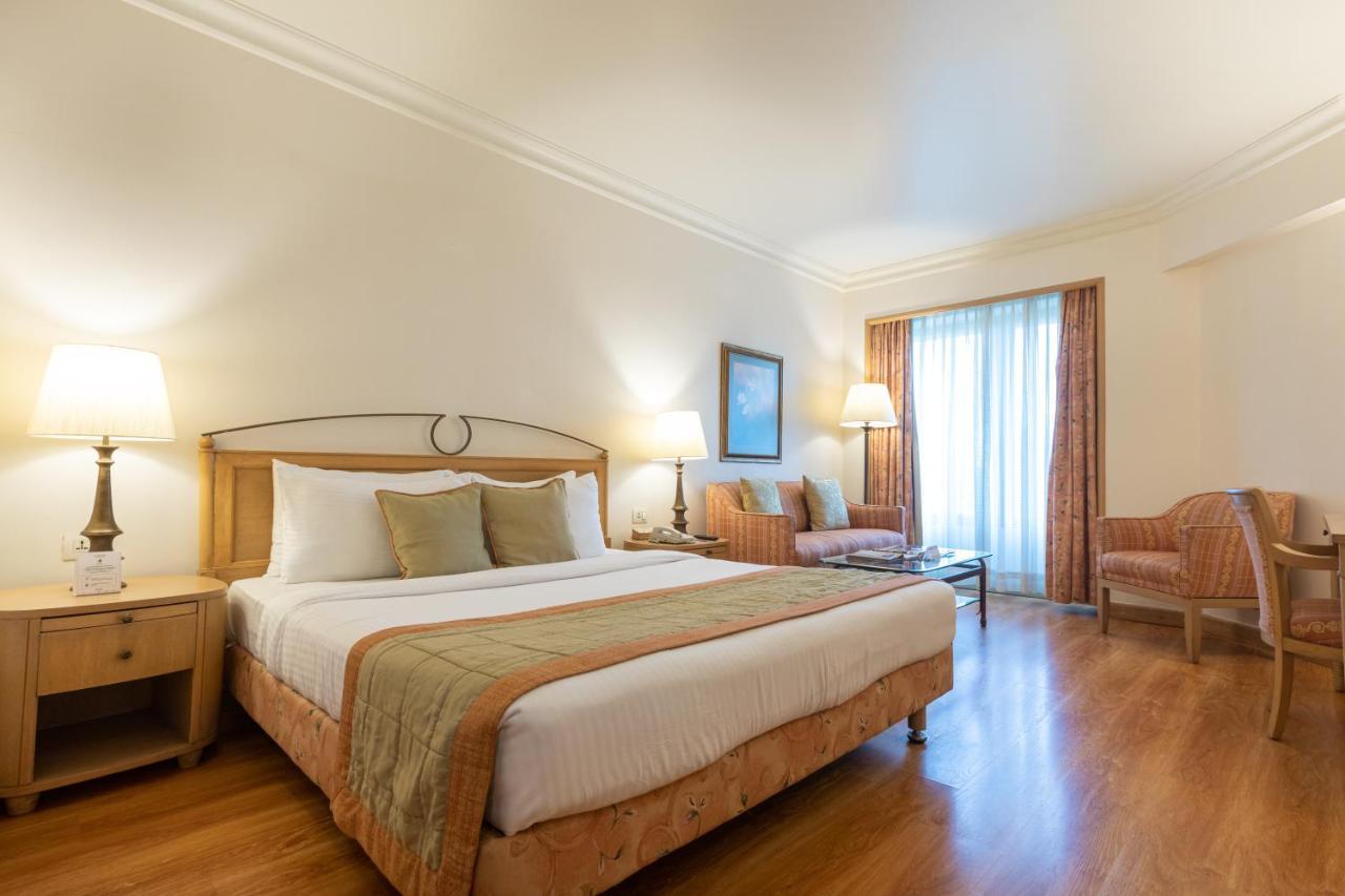 The Orchid Hotel Mumbai Vile Parle Eksteriør billede A room at the Taj Bengal