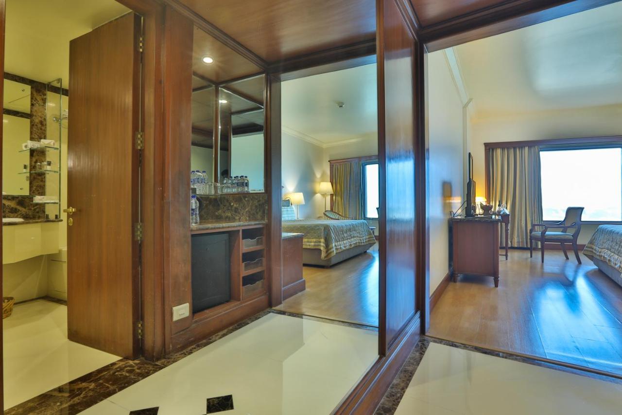 The Orchid Hotel Mumbai Vile Parle Eksteriør billede A suite at the Taj Bengal